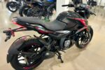 Bajaj Pulsar N250 USD Black 2026: Reseña Completa, Nuevo Precio y Todas sus Características Explicadas